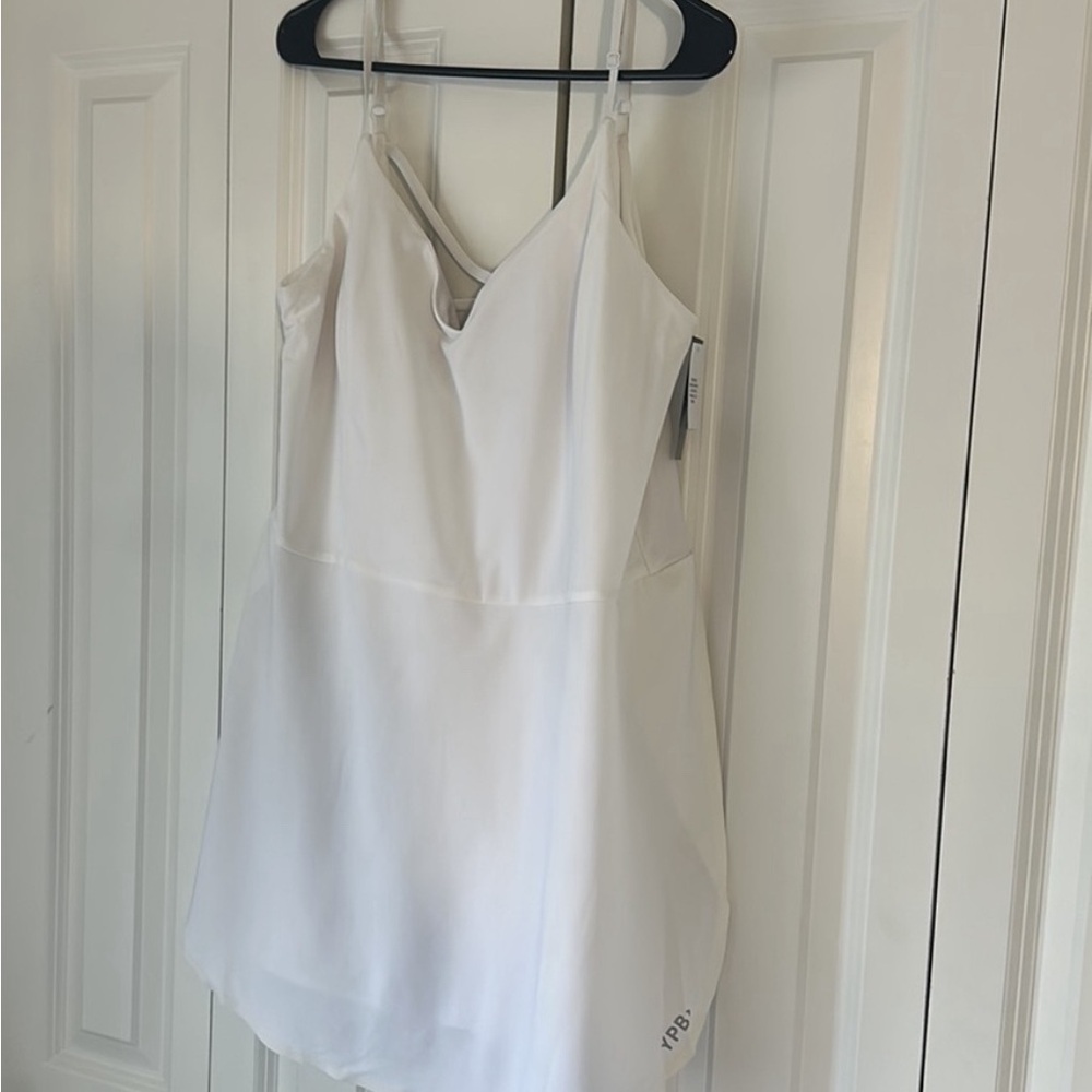 Abercrombie YPB white golf/tennis dress. Size large. NWT